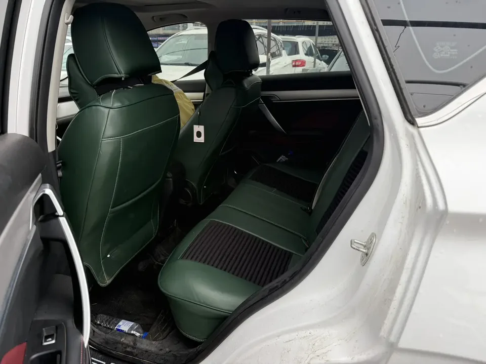 Geely Coolray SX11 Binyue 2021 240T DCT Platinum Edition 2022 — thumbnail 3