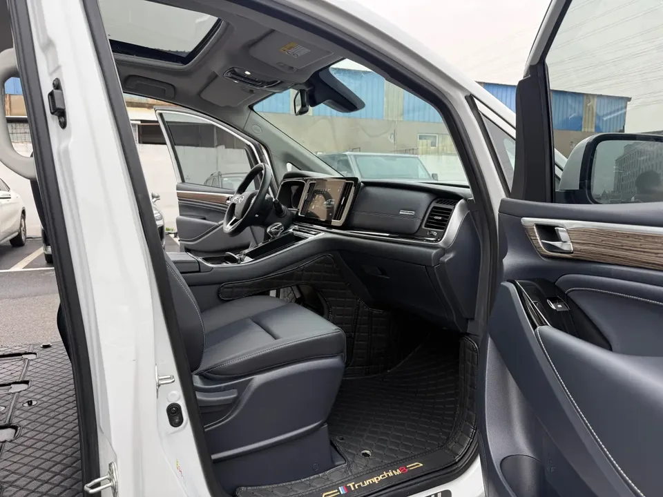 GAC Trumpchi M8 Trumpchi M8 2023 Lingxiu Series 390T Premium Edition 2022 — миниатюра 3