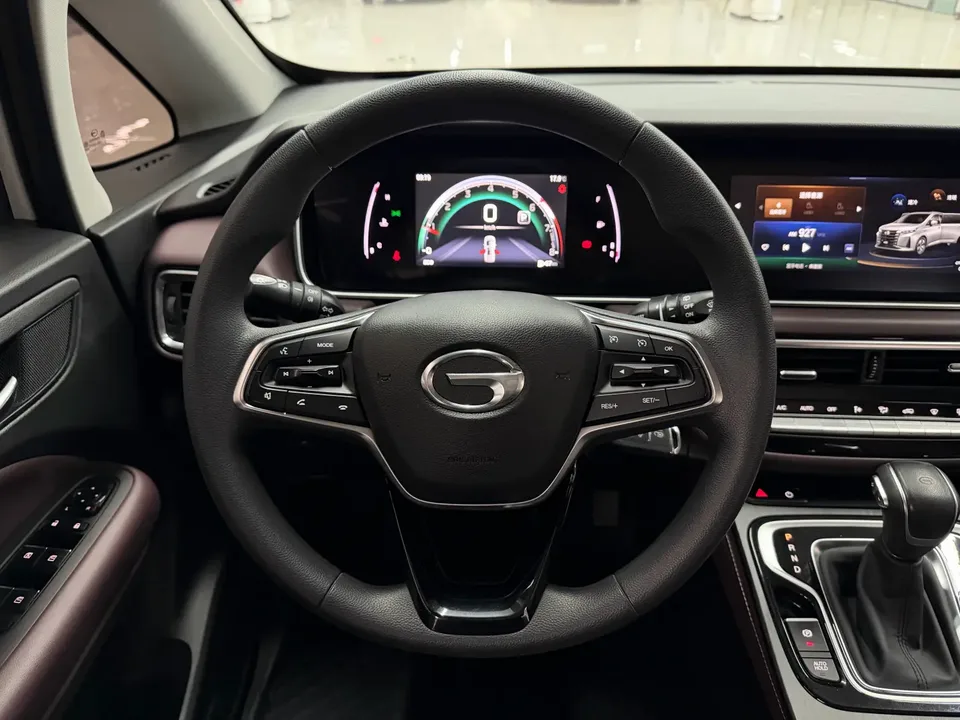 GAC Trumpchi M6 Trumpchi M6 2021 270T automatic elite version 7 seats 2022 — миниатюра 3
