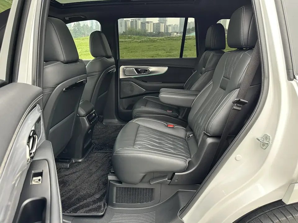 GAC Trumpchi GS8 Trumpchi GS8 2022 Hybrid 2.0TM 4WD Premium Edition 6 Seaters 2022 — thumbnail 5
