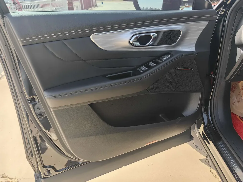 GAC Trumpchi GS8 Trumpchi GS8 2024 Trumpchi GS8 2024 Pilot Series 2.0TGDI 2WD Luxury Connected Edition 2024 — миниатюра 3