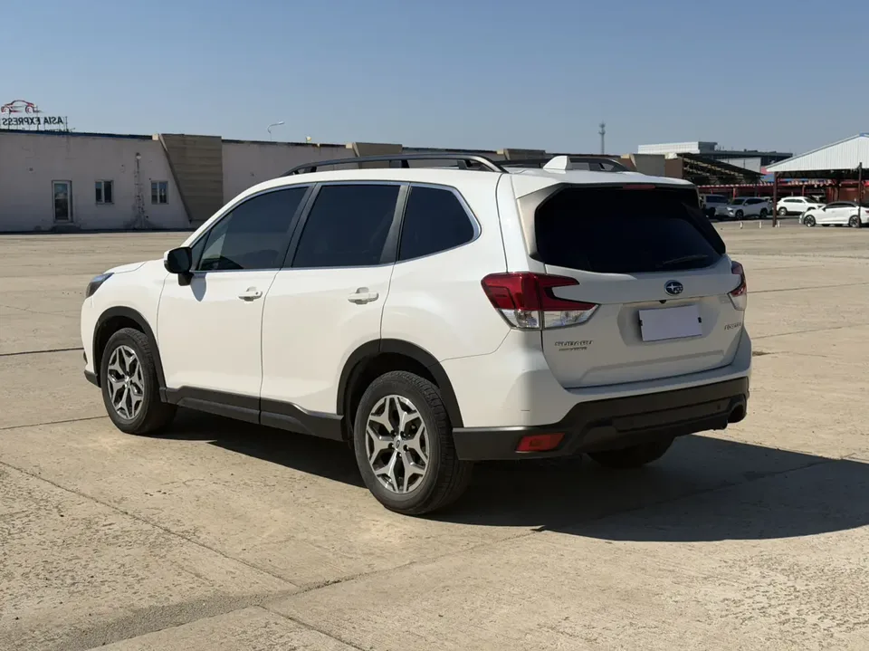Subaru Forester FORESTER 2022 2.0i AWD Deluxe Edition EyeSight 2023 — миниатюра 4