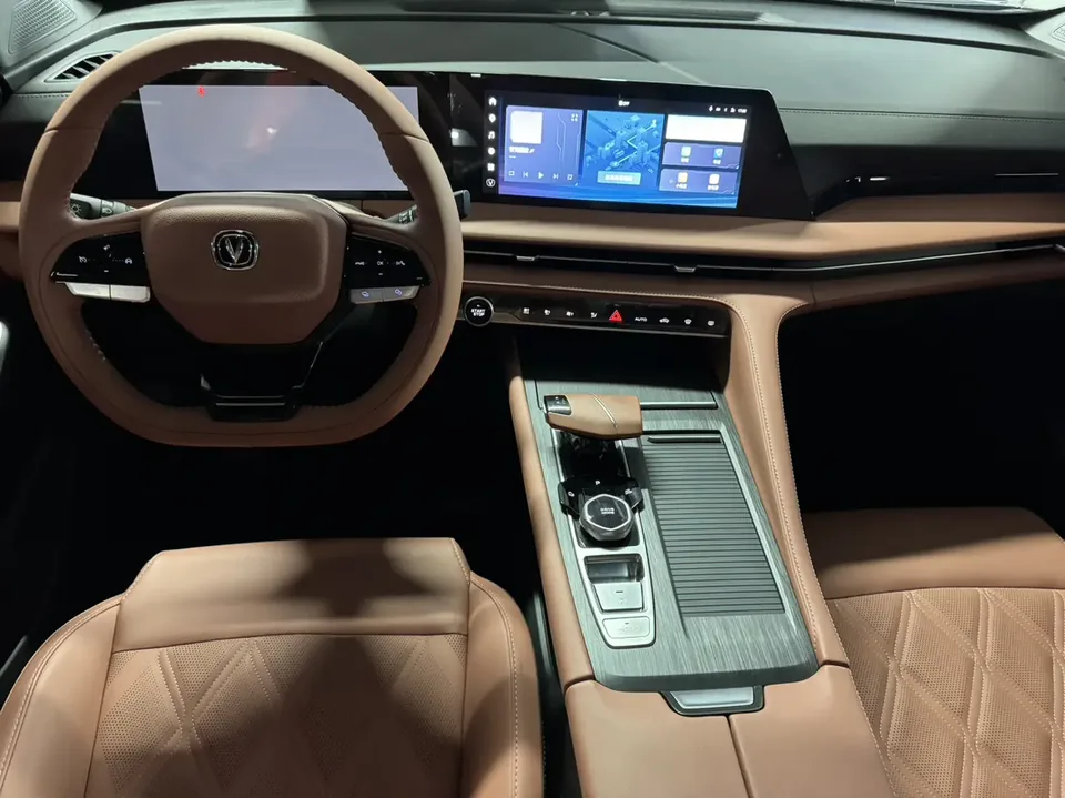Changan CS75PLUS Third Generation Champion Edition 1.5T Automatic Cruise 2025 — миниатюра 4