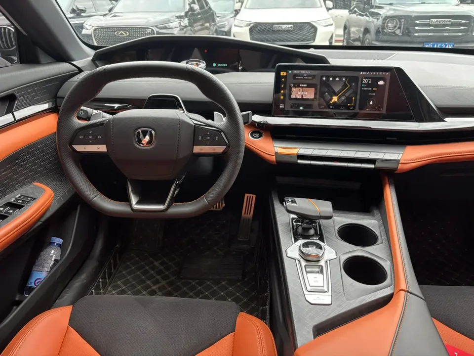 Changan UNI-V Changan UNI-V 2023 1.5T Sports Edition 2023 — thumbnail 3