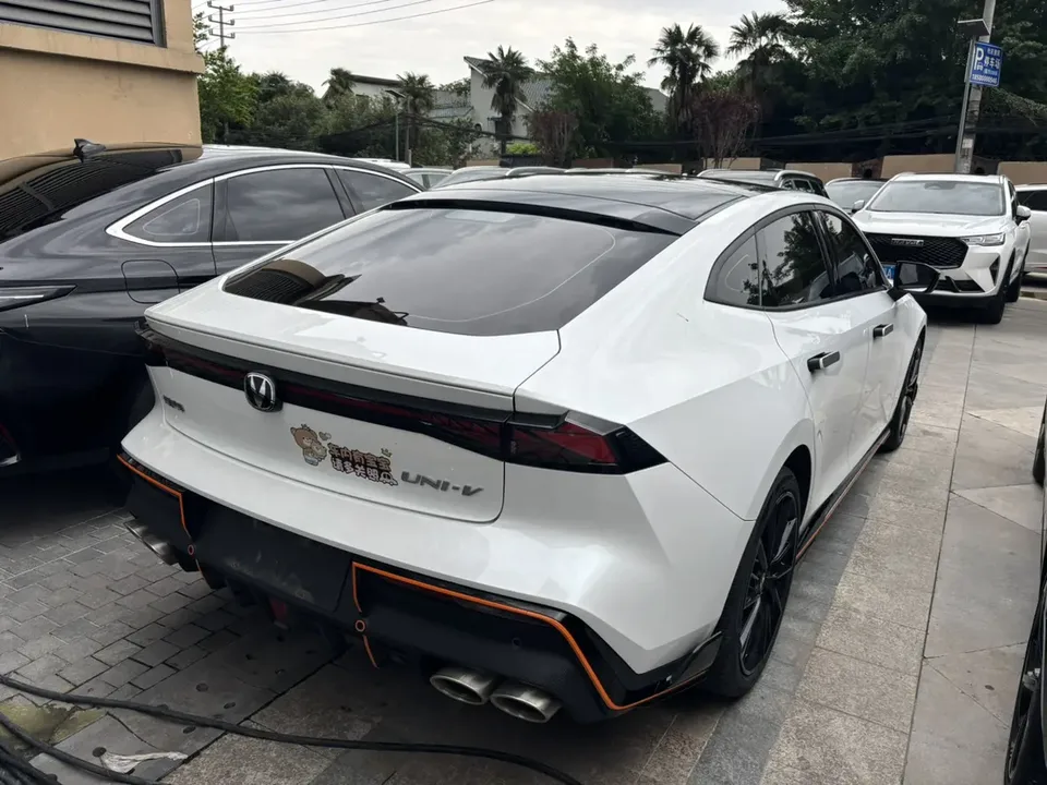 Changan UNI-V Changan UNI-V 2023 1.5T Sports Edition 2023 — thumbnail 5