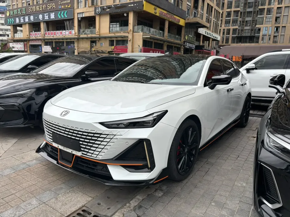 Changan UNI-V Changan UNI-V 2023 1.5T Sports Edition 2023 — photo 1, buy with delivery to Moscow