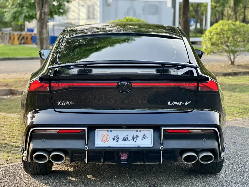 Changan UNI-V Changan UNI-V 2023 1.5T Sports Edition 2023 — thumbnail 2
