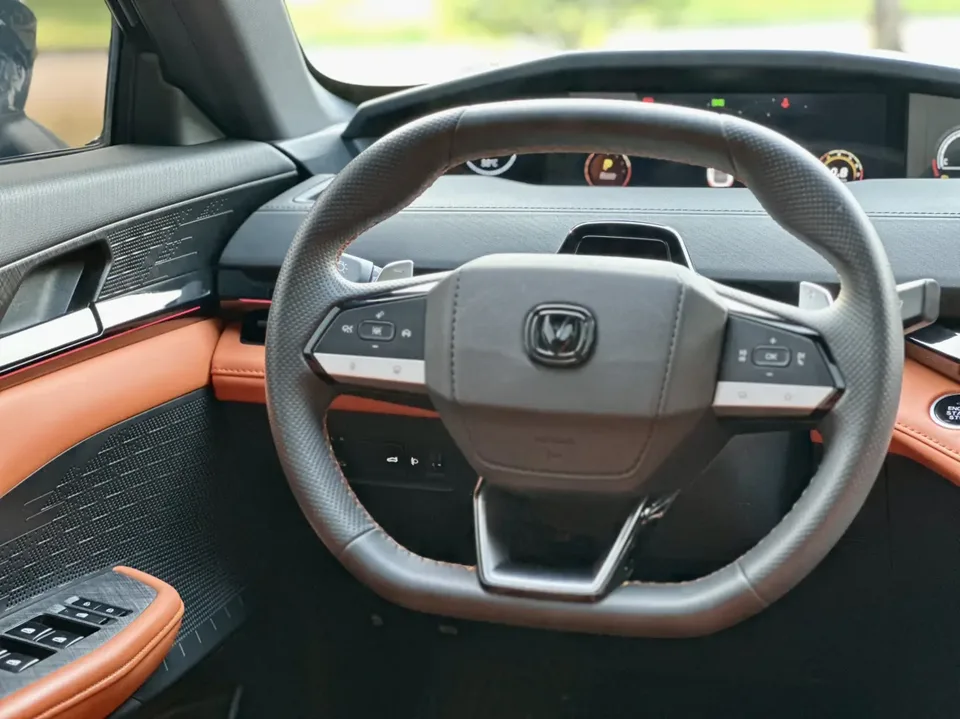 Changan UNI-V Changan UNI-V 2023 1.5T Sports Edition 2023 — thumbnail 5