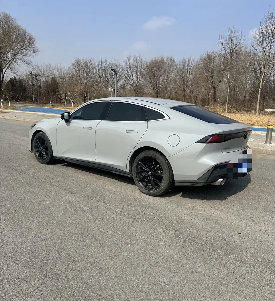 Changan UNI-V 1.5T Excellence Edition 2023 — миниатюра 4