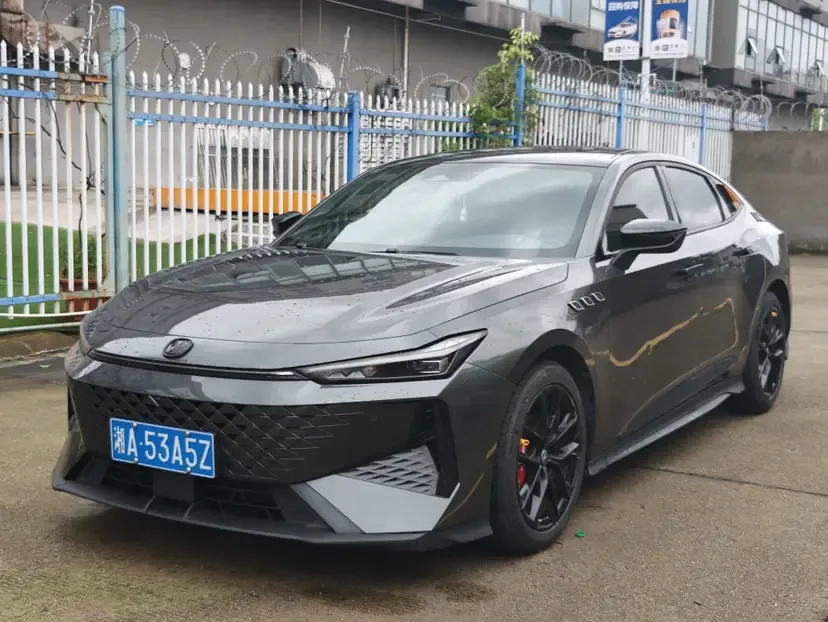Changan UNI-V Changan UNI-V 2024 1.5T Premium 2024 — photo 1, buy with delivery to Moscow