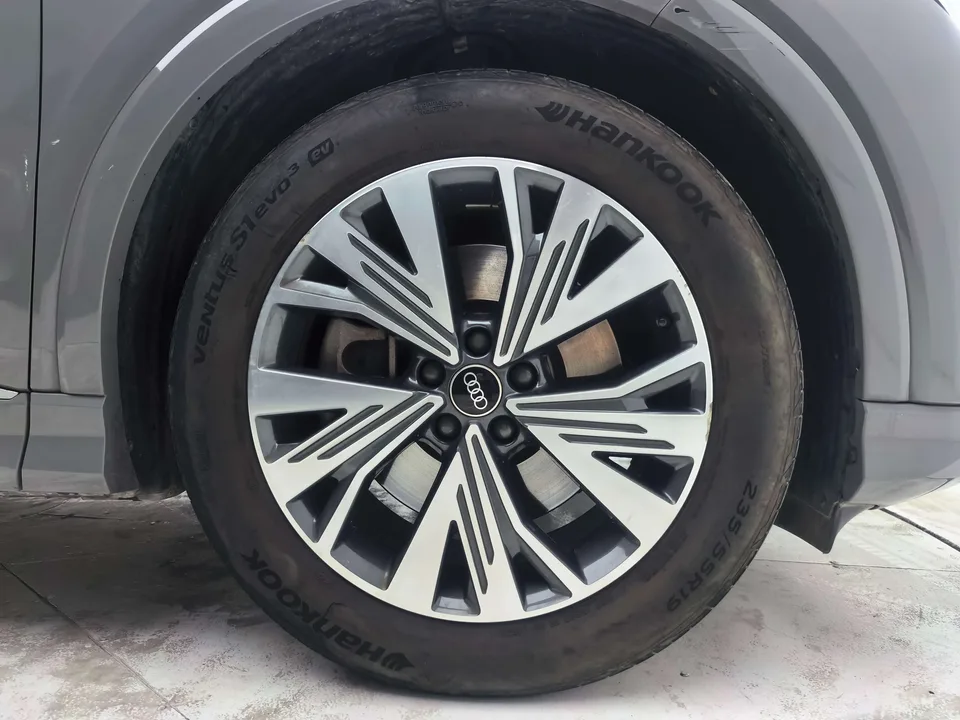 Audi Q4 e-tron Audi Q4 e-tron 2024 40 e-tron Creative Edition 2024 — миниатюра 2