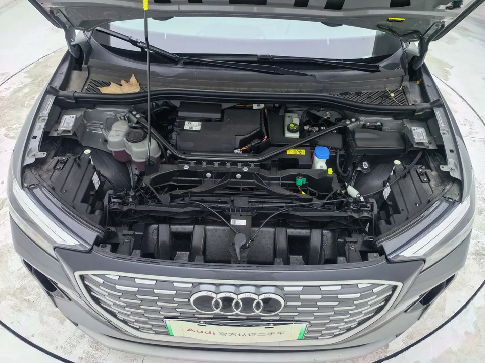 Audi Q4 e-tron Audi Q4 e-tron 2024 40 e-tron Creative Edition 2024 — миниатюра 3