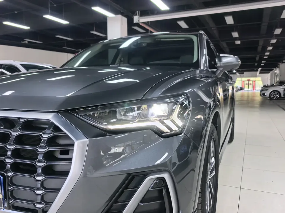 Audi Q3 Q3 2022 Audi Q3 2022 35 TFSI Fashionable and Dynamic 2022 — thumbnail 3