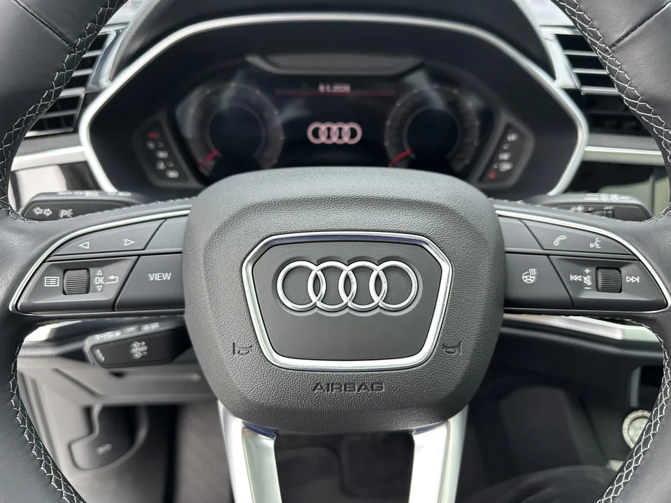 Audi Q3 Audi Q3 2023 35 TFSI Fashionable and Dynamic 2023 — миниатюра 4