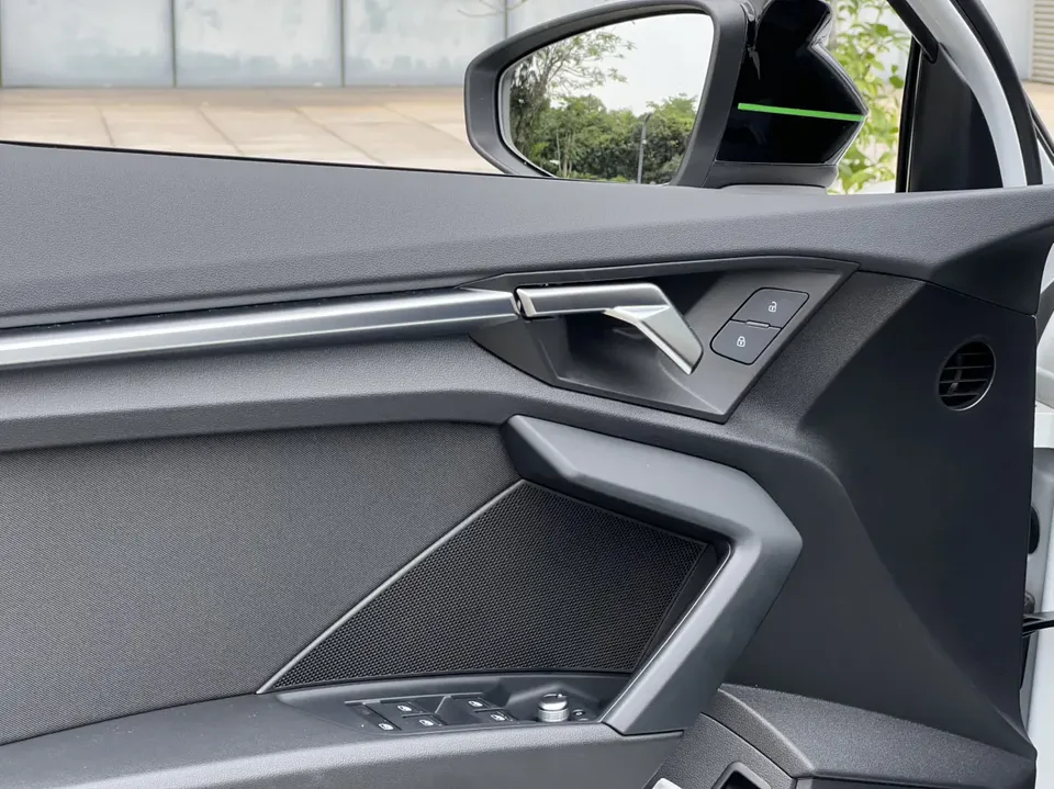 Audi A3 Sportback 35 TFSI Enterprising and Elegant Model 2022 — миниатюра 3