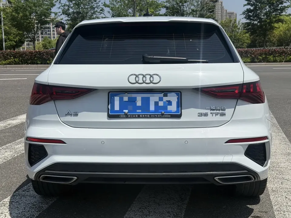 Audi A3 facelift Sportback 35 TFSI stylish and sporty 2023 — миниатюра 2