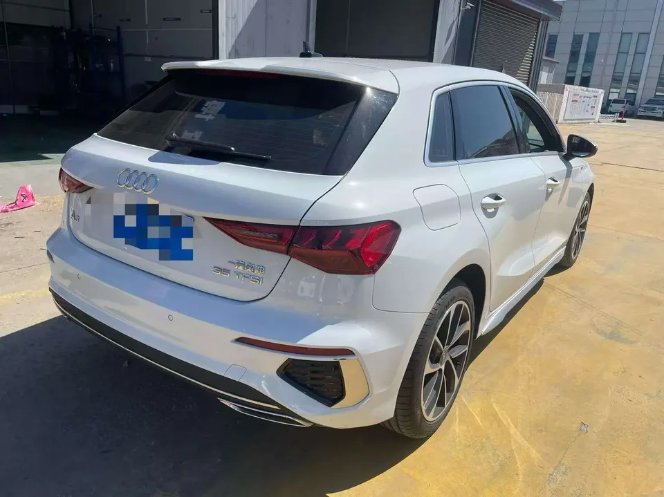 Audi A3 Sportback 35 TFSI Aggressive Sports 2023 — миниатюра 4