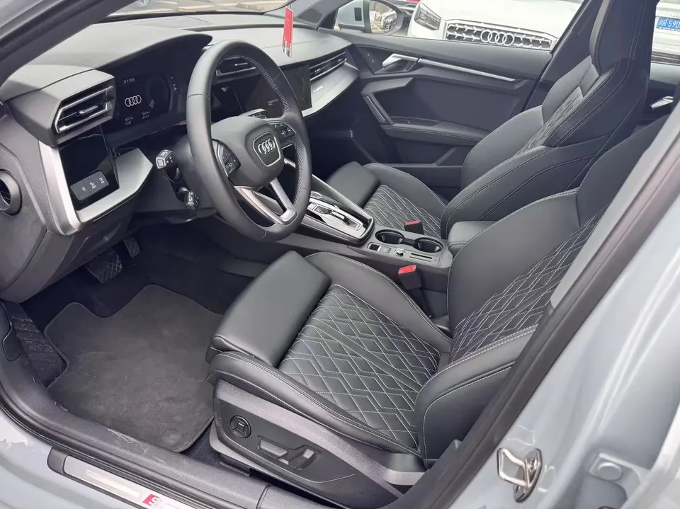 Audi A3 A3 2025 Audi A3 2025 Sportback 35 TFSI Flying Spur Premium Edition 2025 — thumbnail 5