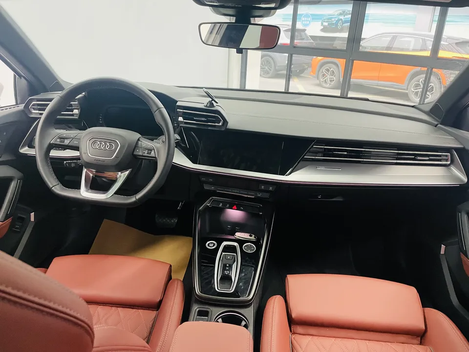 Audi A3 Audi A3 2025 A3L Limousine 35 TFSI Flying Spur Premium Edition 2025 — миниатюра 3