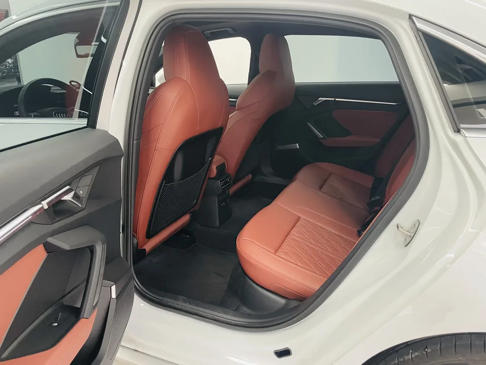 Audi A3 Audi A3 2025 A3L Limousine 35 TFSI Flying Spur Premium Edition 2025 — миниатюра 4