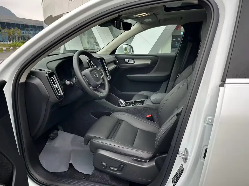 Volvo XC40 Volvo XC40 2024 B4 four-wheel drive Zhiyuan luxury version 2024 — миниатюра 3
