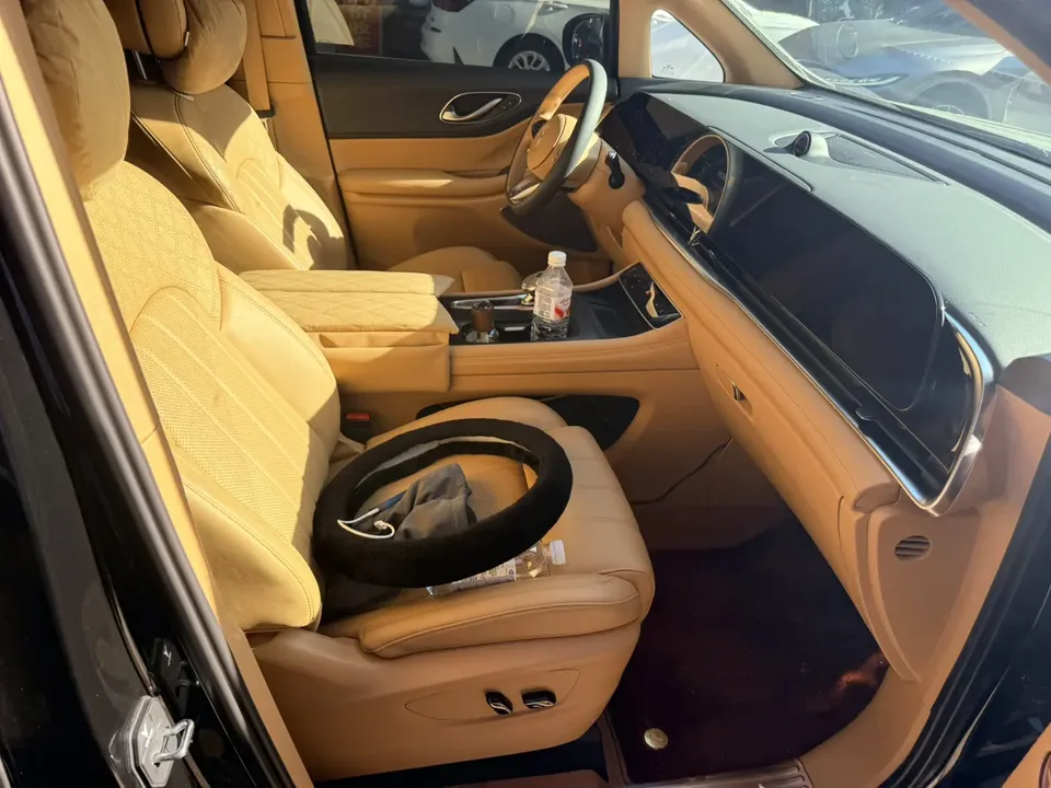 Voyah Lantu Dreamer PHEV Lantu Dreamer PHEV 2024 Lantu Dreamer PHEV 2024 Extra Long Range Premium Edition 2024 — thumbnail 2