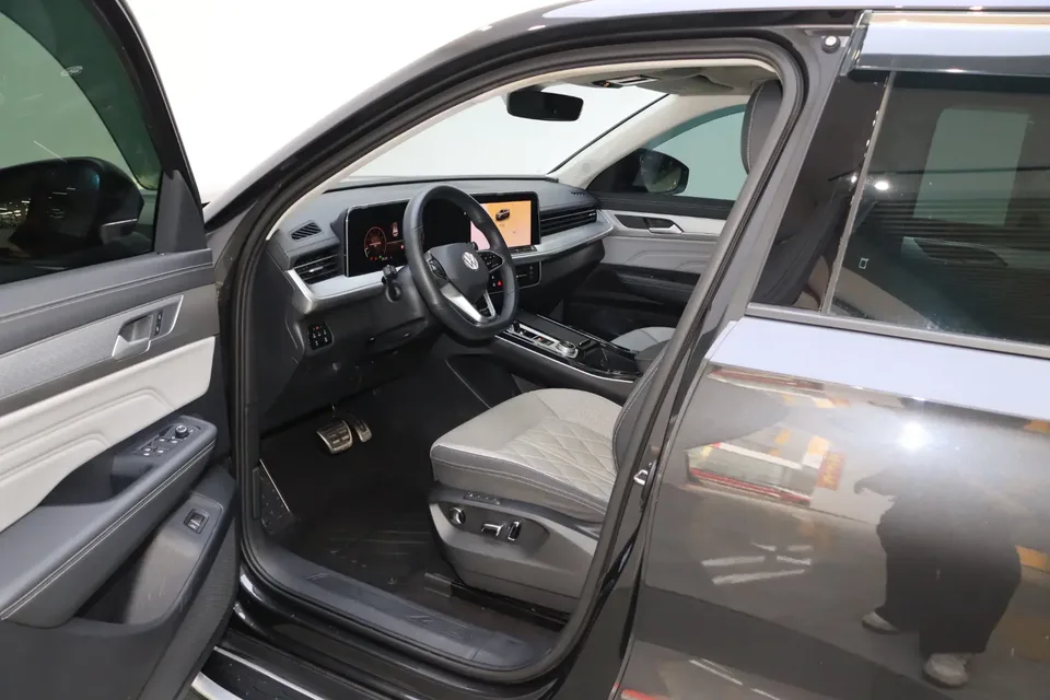 Volkswagen Patrol 2024 Lanxun 380TSI 4WD R-line Touring Edition 2024 — миниатюра 3