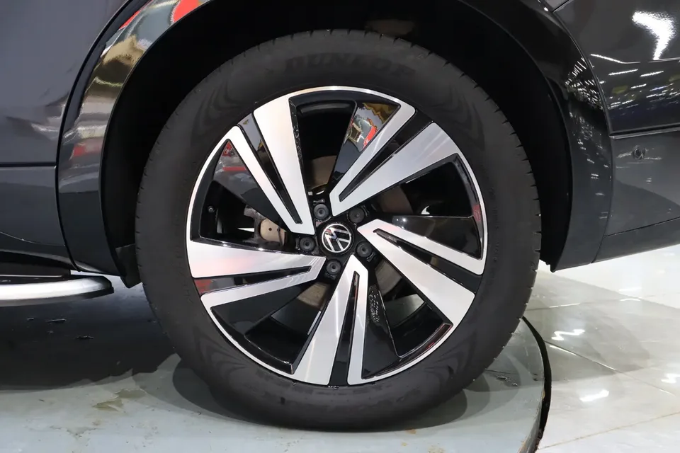 Volkswagen Patrol 2024 Lanxun 380TSI 4WD R-line Touring Edition 2024 — фото 1, купить с доставкой в Москву