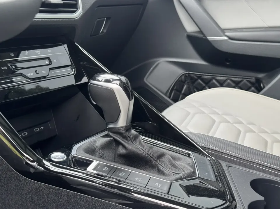 Volkswagen Tayron Tanyue 2024 300TSI 2WD Luxury Plus Advanced Edition 2024 — миниатюра 3