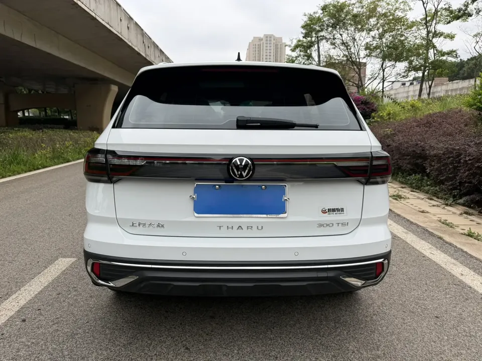 Volkswagen Tharu 300TSI 2WD Bright Moon Edition 2025 — миниатюра 2