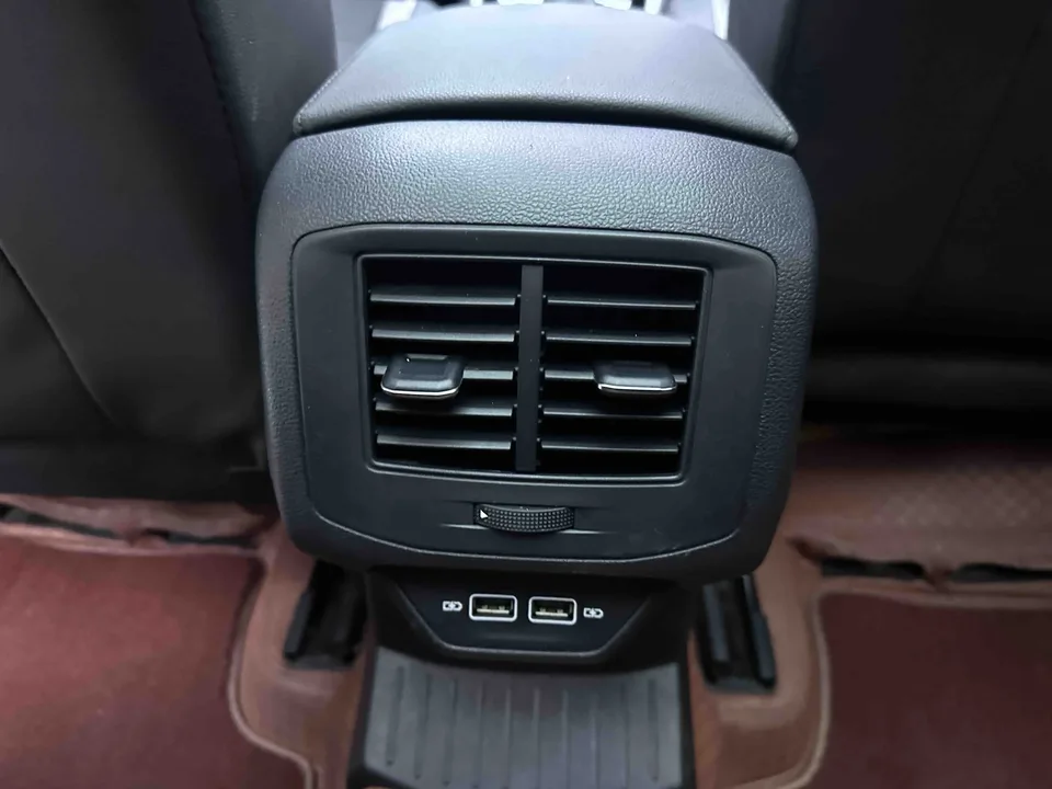 Volkswagen T-Roc Tanyue 280TSI DSG 2WD Elite PLUS 2022 — миниатюра 4
