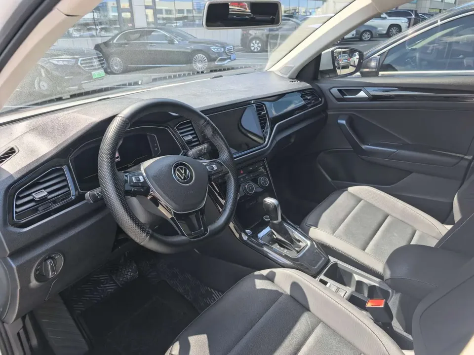 Volkswagen T-Roc Tange 280TSI DSG two-wheel drive comfort PLUS 2022 — миниатюра 3