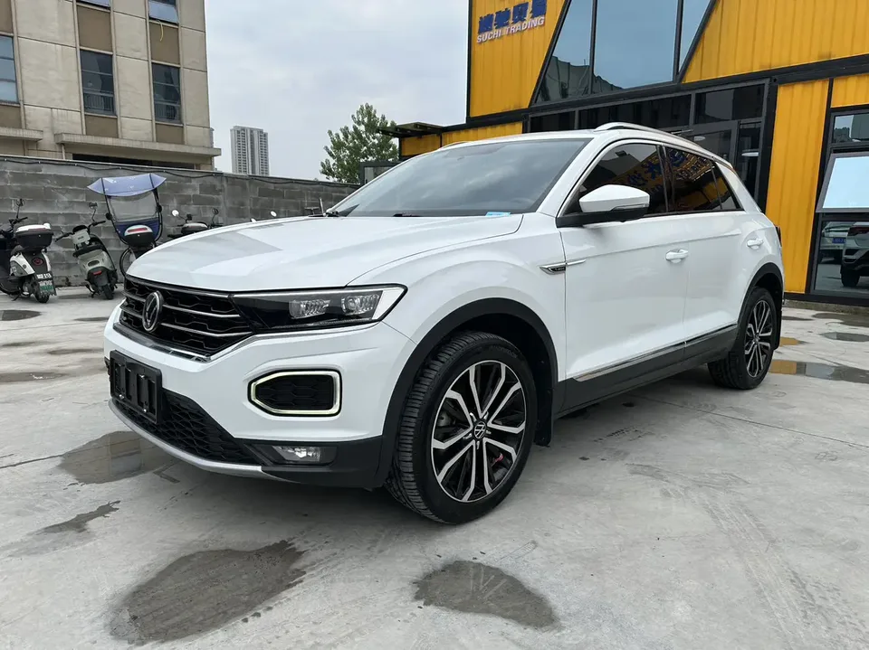 Volkswagen T-Roc T-Roc 2022 Tange 280TSI DSG two-wheel drive comfort PLUS 2022 — photo 1, buy with delivery to Moscow