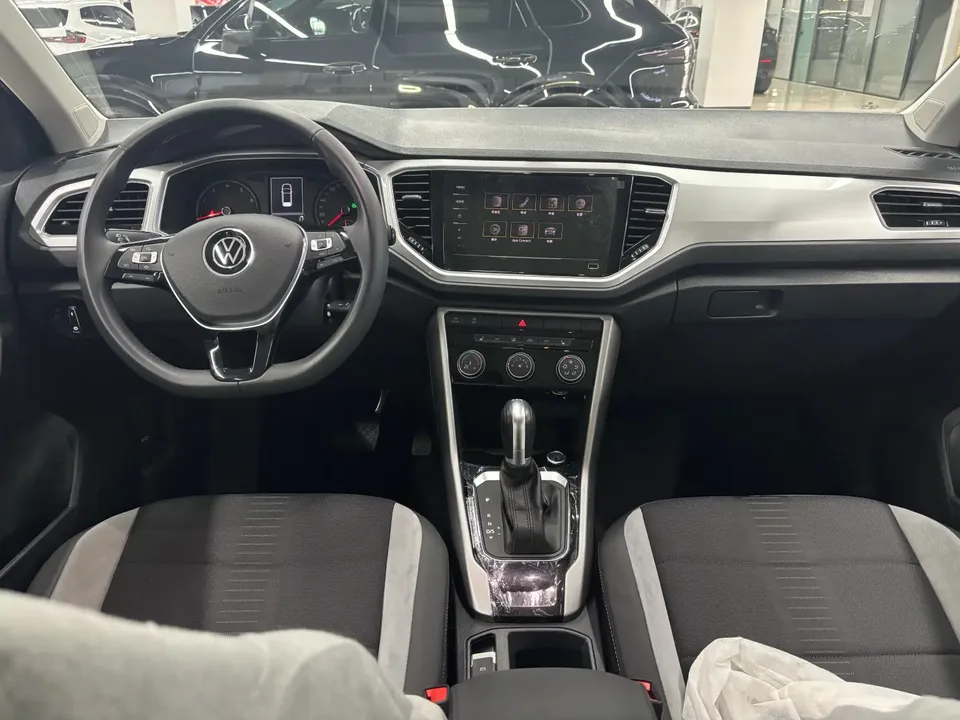 Volkswagen T-Roc Tangeu 280TSI DSG two-wheel drive elite intelligent version 2022 — миниатюра 4