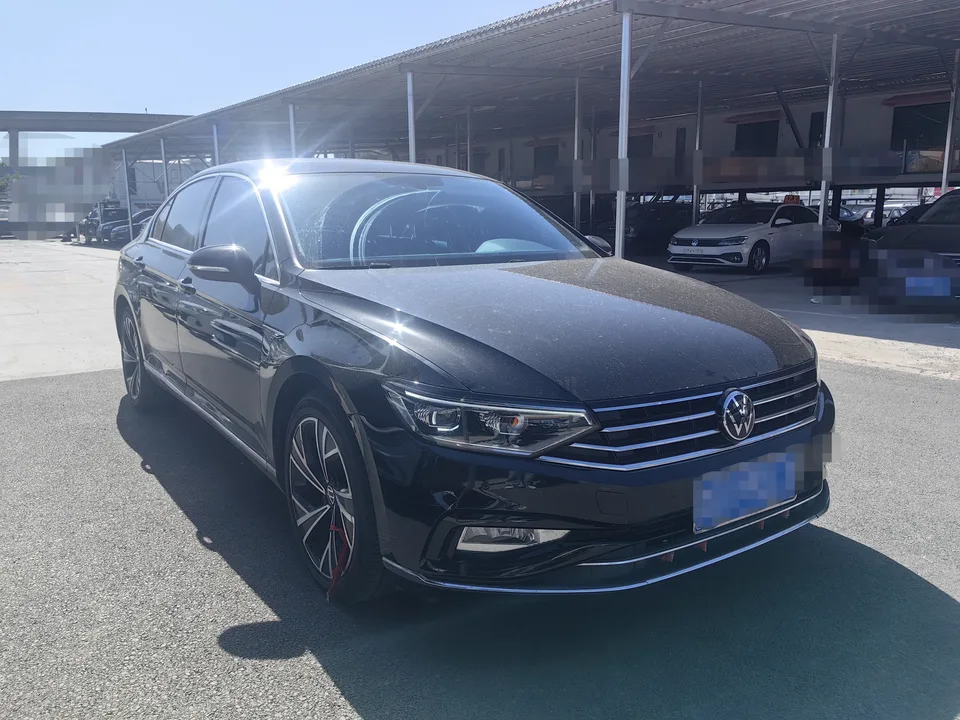 Volkswagen Magotan 330TSI DSG 30th Anniversary Edition 2022 — миниатюра 3