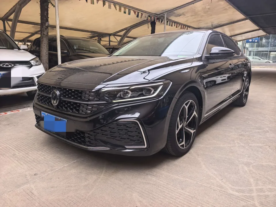 Volkswagen Passat 2023