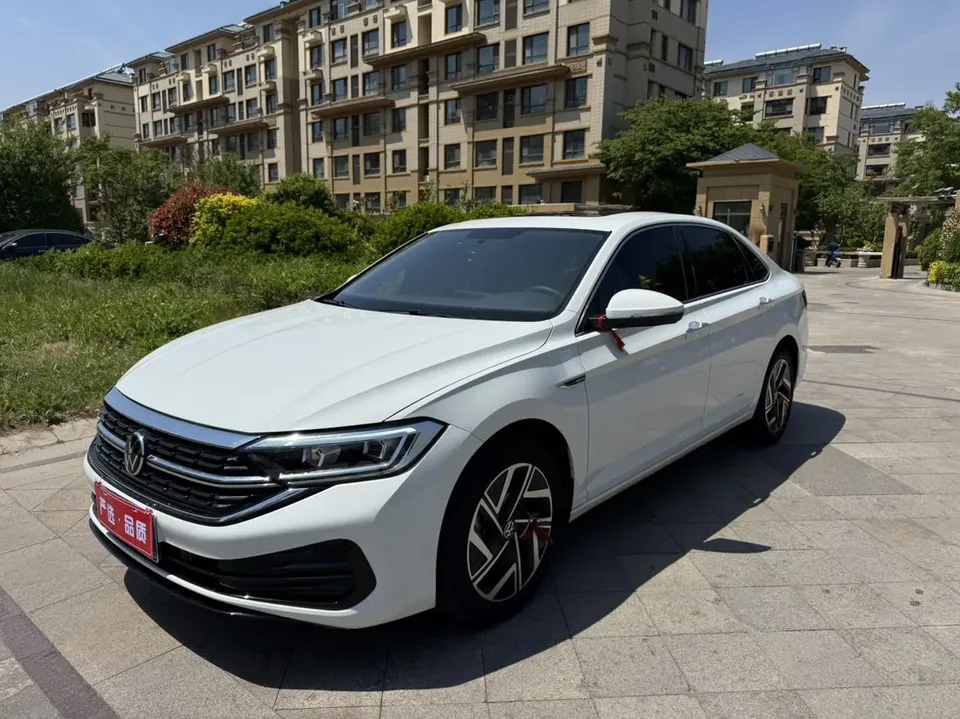 Volkswagen Sagitar 2022