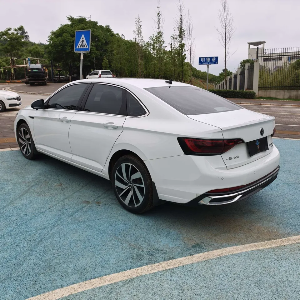 Volkswagen Sagitar 2023 Sagitar 300TSI DSG Excellence Edition 2023 — миниатюра 4