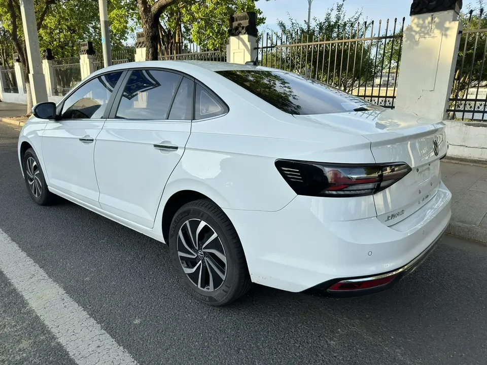 Volkswagen Lavida Lavida 2023 New 1.5L Automatic New Edition 2024 — миниатюра 4