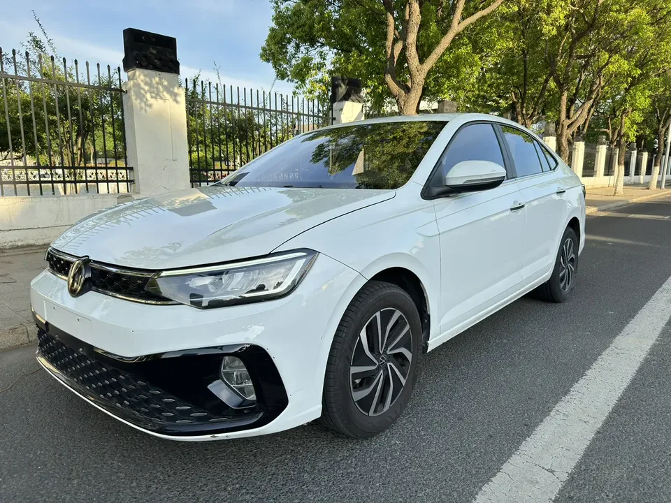 Volkswagen Lavida Lavida 2023 New 1.5L Automatic New Edition 2024 — фото 1, купить с доставкой в Москву