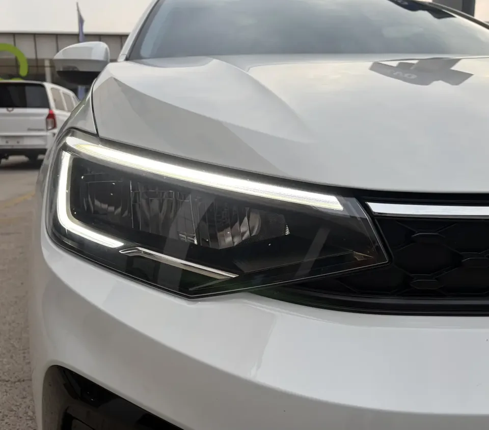 Volkswagen Lavida Lavida 2025 New 1.5L Outstanding New Edition 2025 — миниатюра 2