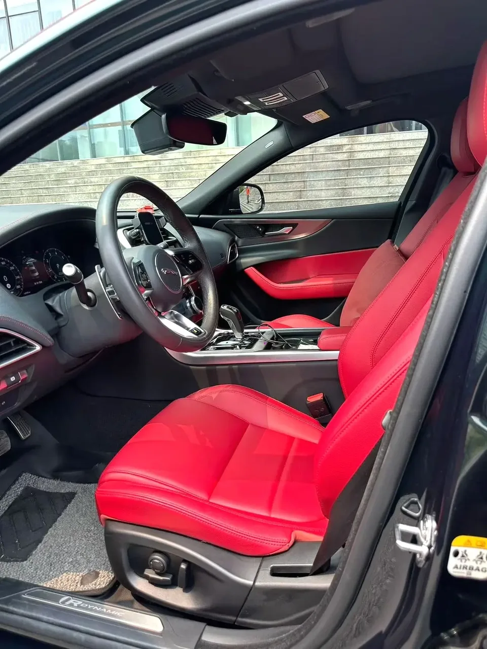 Jaguar XEL Jaguar XEL 2023 2.0T 250PS R-DYNAMIC S Progressive Sports Edition 2023 — thumbnail 5