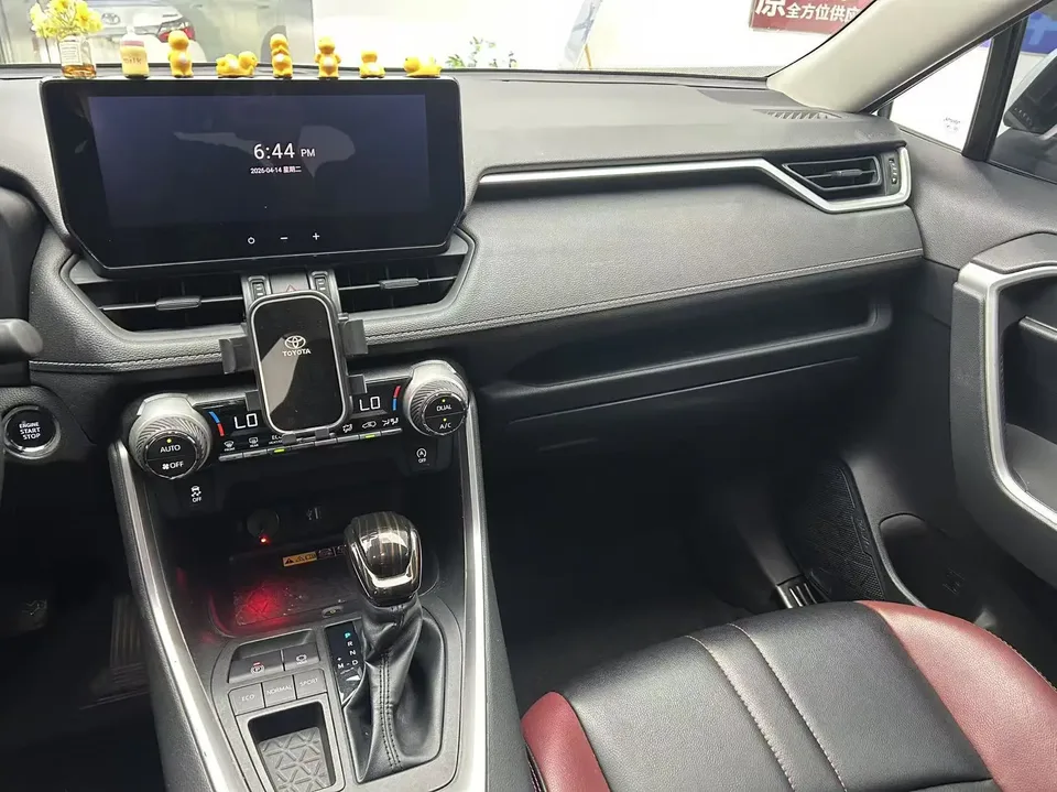 Toyota RAV4 2.0L CVT 2WD Fashion Edition 2023 — миниатюра 3