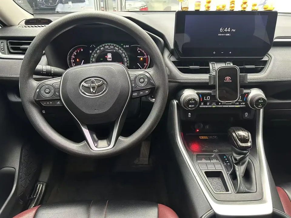 Toyota RAV4 2.0L CVT 2WD Fashion Edition 2023 — миниатюра 4