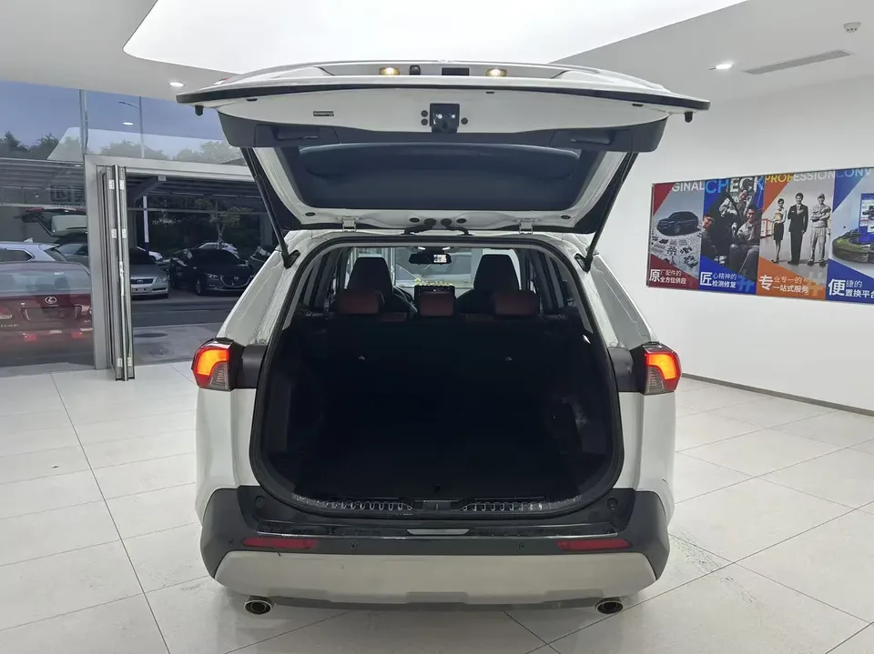 Toyota RAV4 2.0L CVT 2WD Fashion Edition 2023 — миниатюра 5