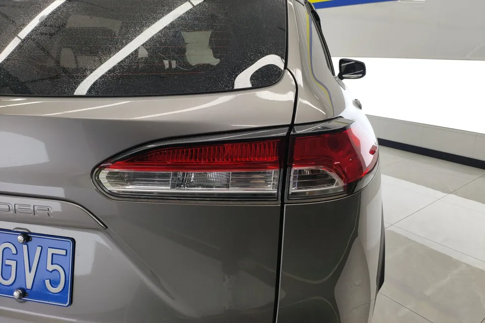 Toyota Frontlander 2.0L CVT Elite Edition 2023 — миниатюра 5
