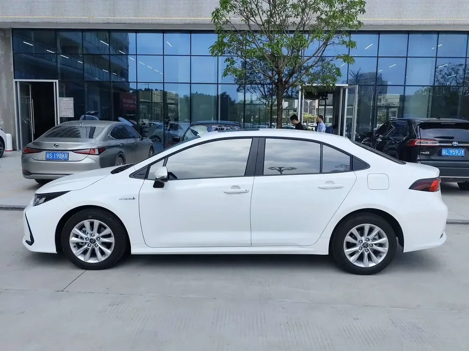 Toyota Corolla Corolla 2023 Intelligent Electric Hybrid Dual Engine 1.8L E-CVT Elite Edition 2024 — thumbnail 3