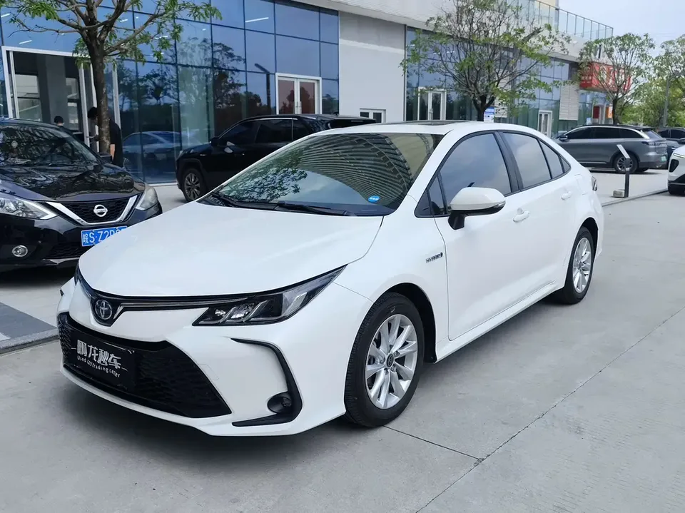 Toyota Corolla Corolla 2023 Intelligent Electric Hybrid Dual Engine 1.8L E-CVT Elite Edition 2024 — photo 1, buy with delivery to Moscow