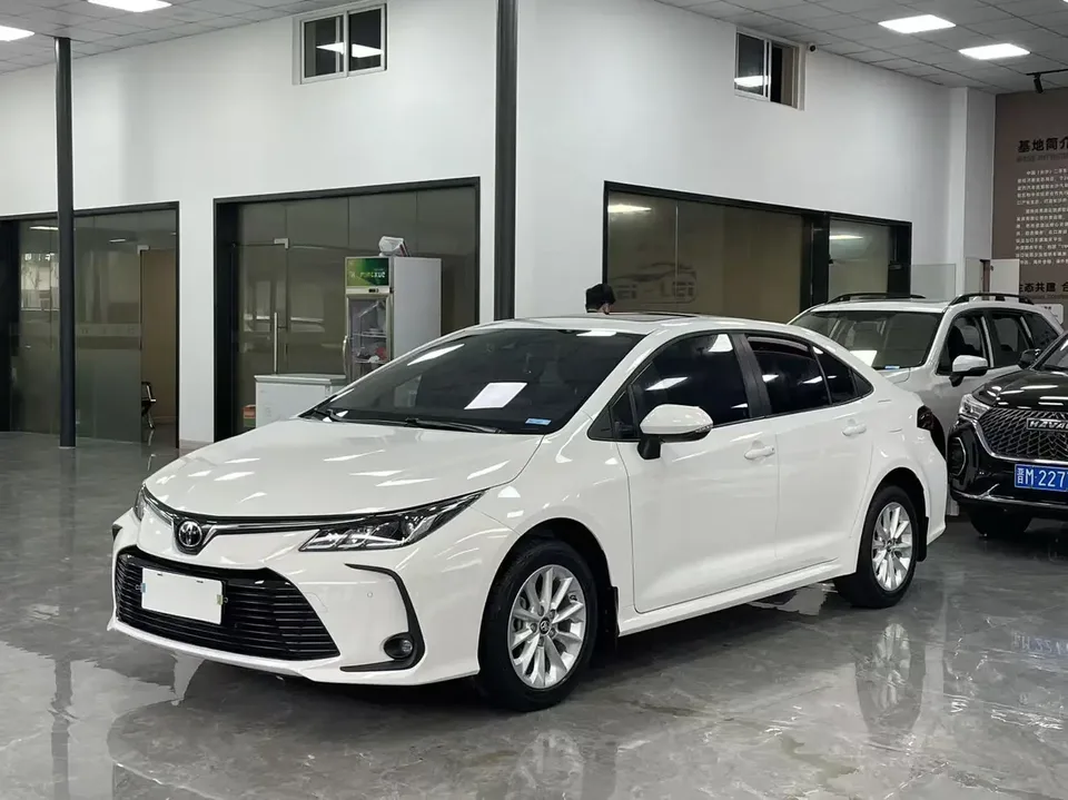 Toyota Corolla Corolla 2021 1.2T S-CVT Elite PLUS Edition 2022 — photo 1, buy with delivery to Moscow