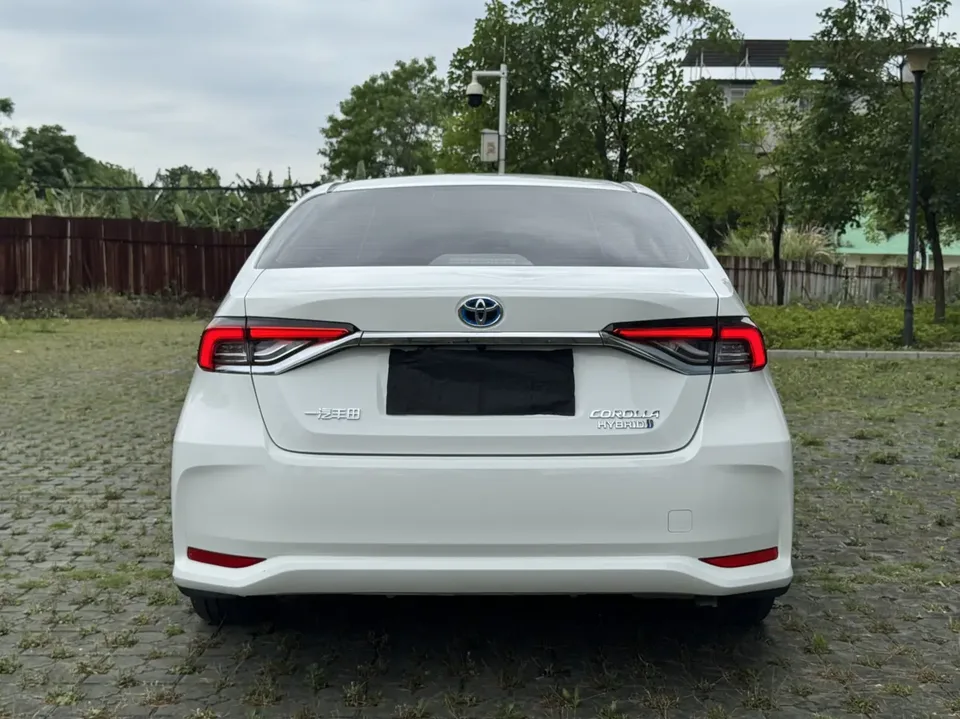 Toyota Corolla Intelligent Electric Hybrid Dual Engine 1.8L E-CVT Elite Edition 2024 — миниатюра 2